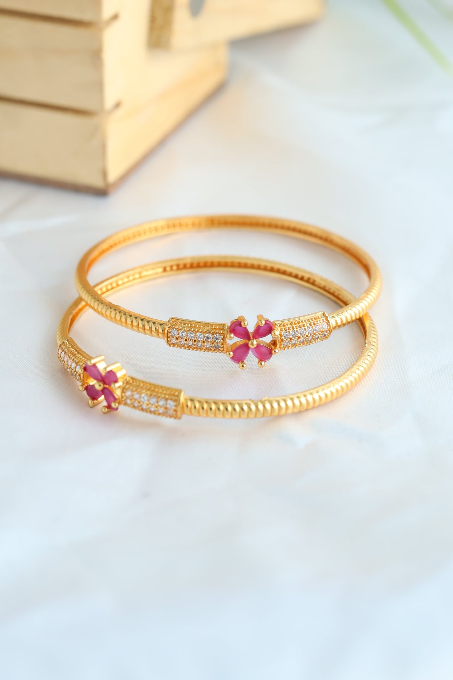 Shreyanvi Bangles